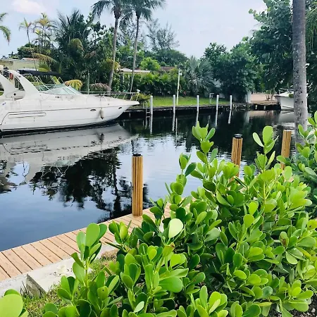 Close To Hard Rock Casino With Water Access